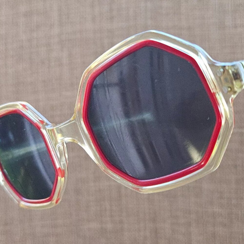 Vintage Sunglasses Clear/Red Tone Frame Unisex Hexagonal Eyewear - Picture 2 of 13